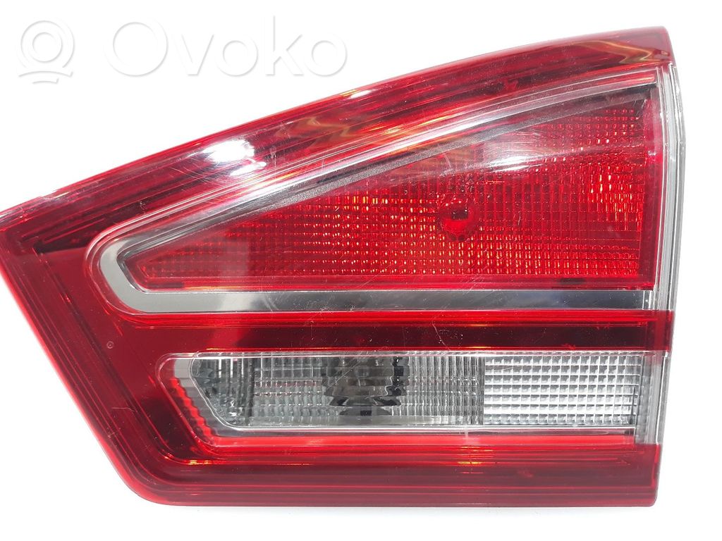 Aizmugurējais lukturis pārsegā   1806323,AV1113A602AG