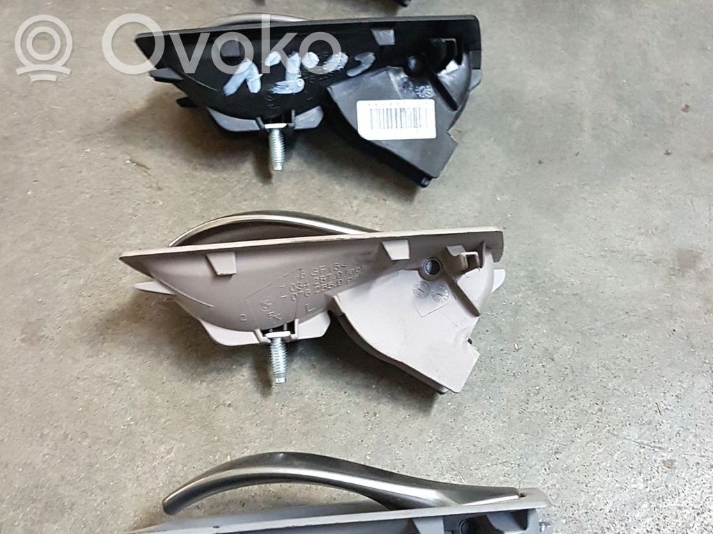 BMW 5 E60 E61 Iekšējais atvēršanas rokturītis 