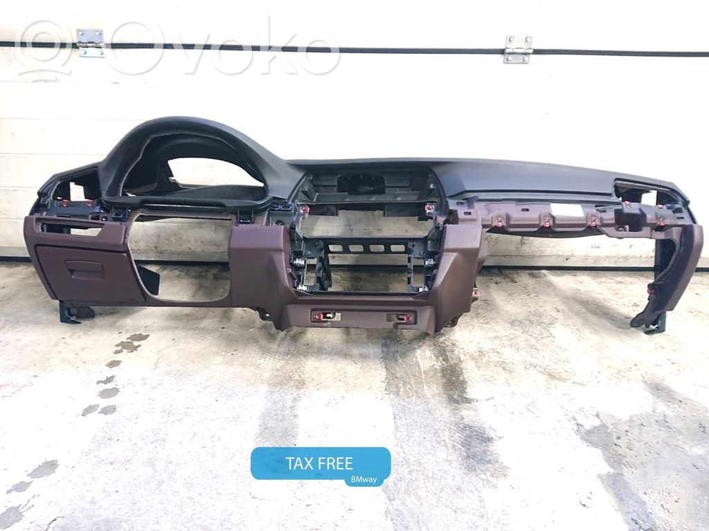 BMW 5 F10 F11 Deska rozdzielcza 