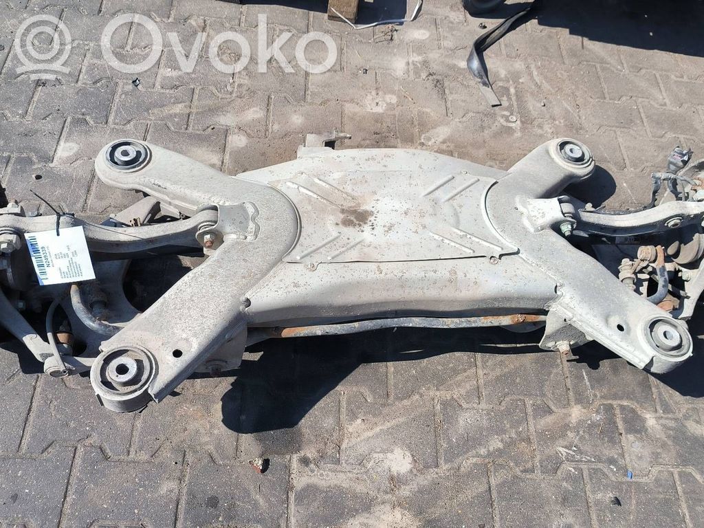 Audi A8 S8 D3 4E Galinis traversas 