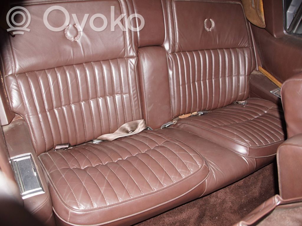 Seat set