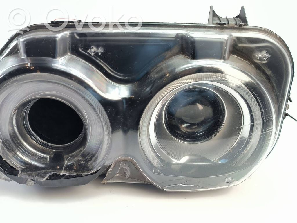 Dodge Challenger Lampa przednia 