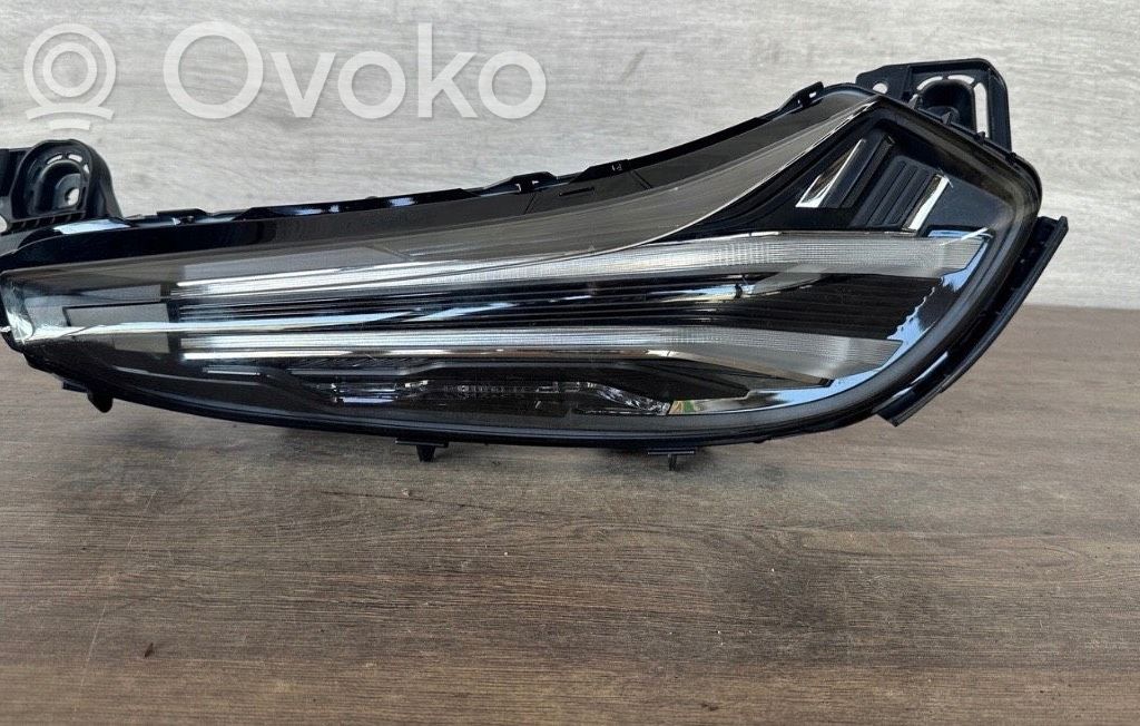 Lynk & co 09 Far 