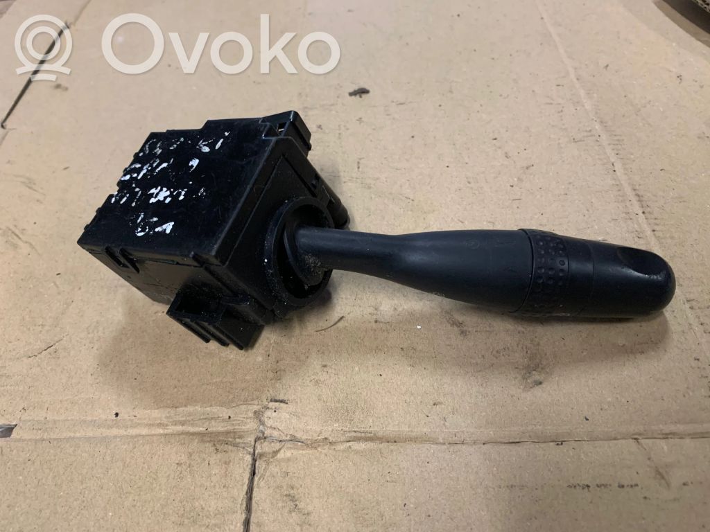 Volkswagen PASSAT B6 Manetka / Przełącznik wycieraczek 