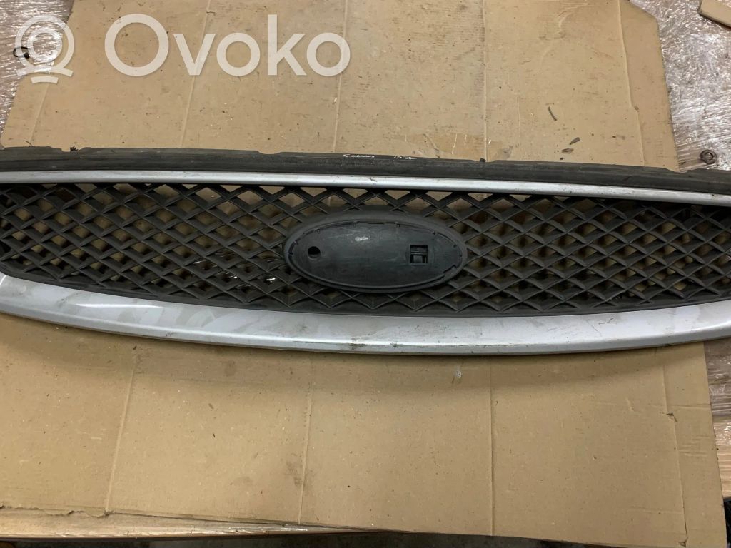 Ford Focus Front bumper upper radiator grill 