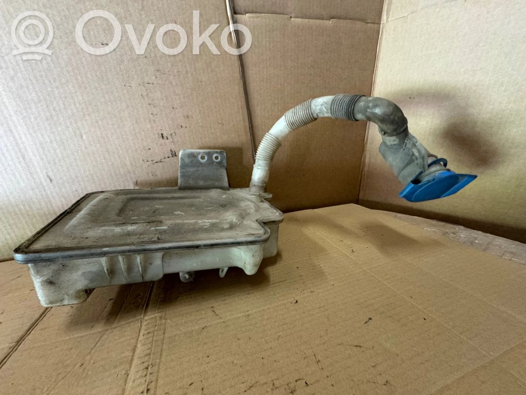 Volkswagen PASSAT B6 Zbiornik płynu do spryskiwaczy szyby przedniej / czołowej 