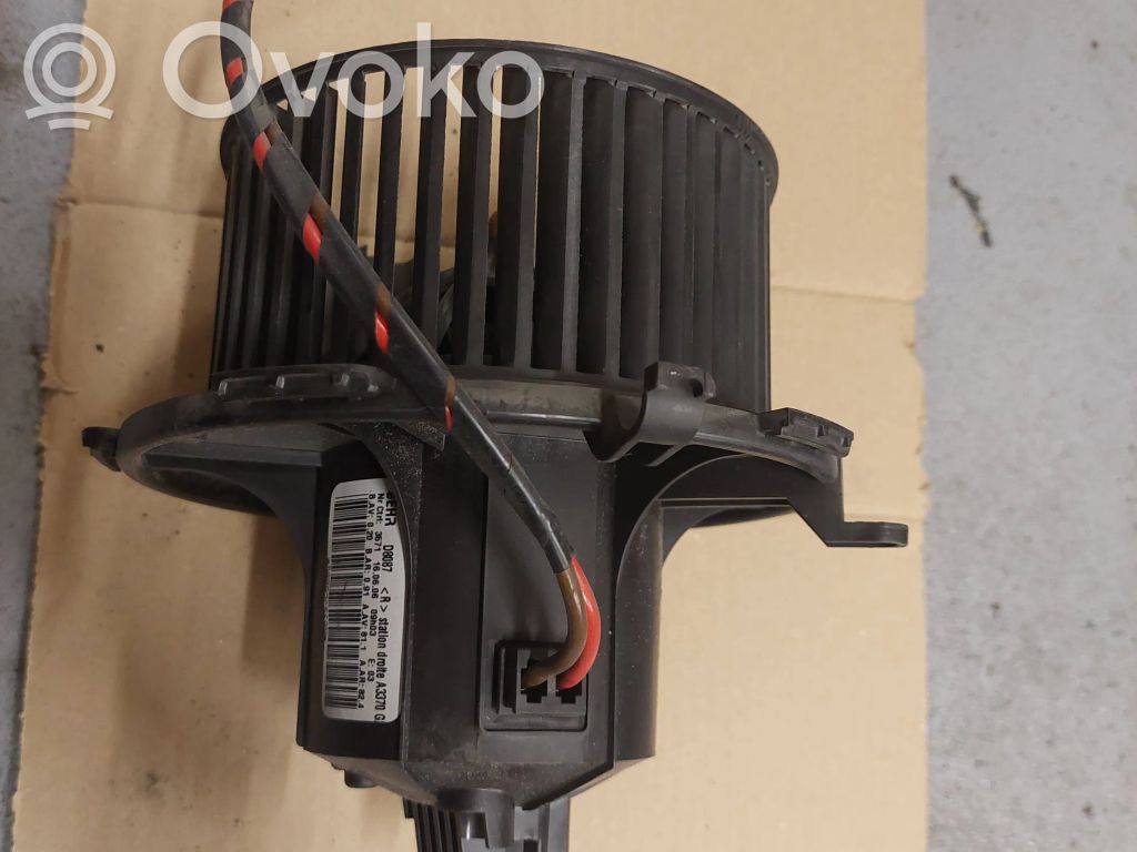 Opel Zafira B Lämmittimen puhallin 