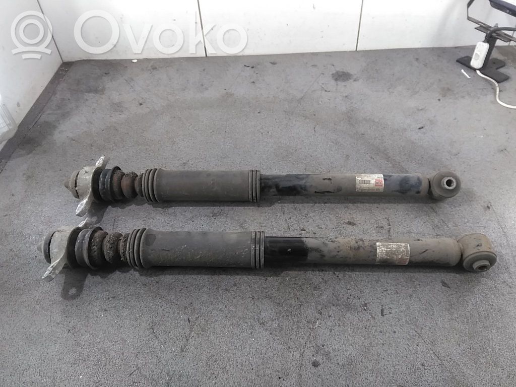 KIA Rio Takaiskunvaimennin 