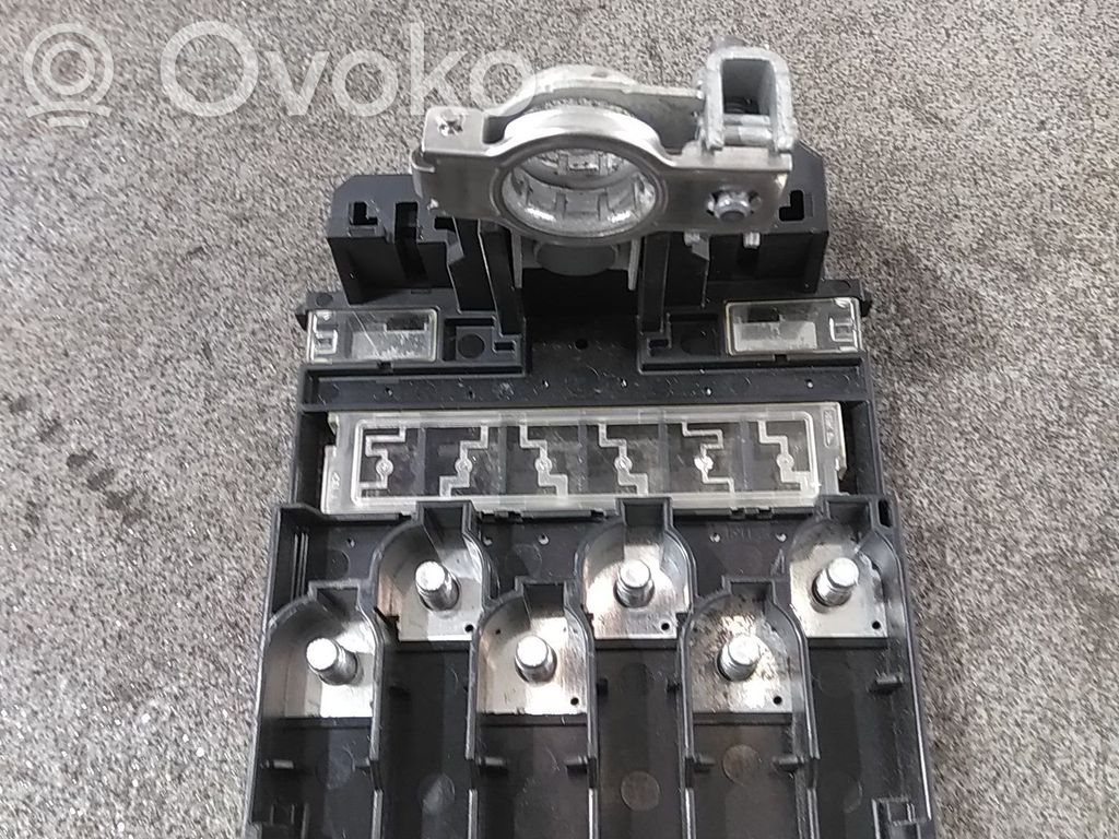 Renault Megane E-Tech Akun rele-sulake 