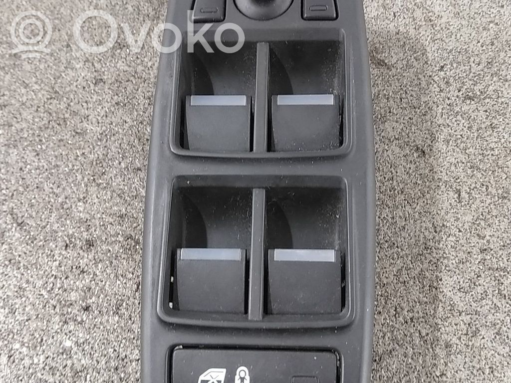 Electric window control switch   SPA027JT00F,T2H3234,GX7314540AC
