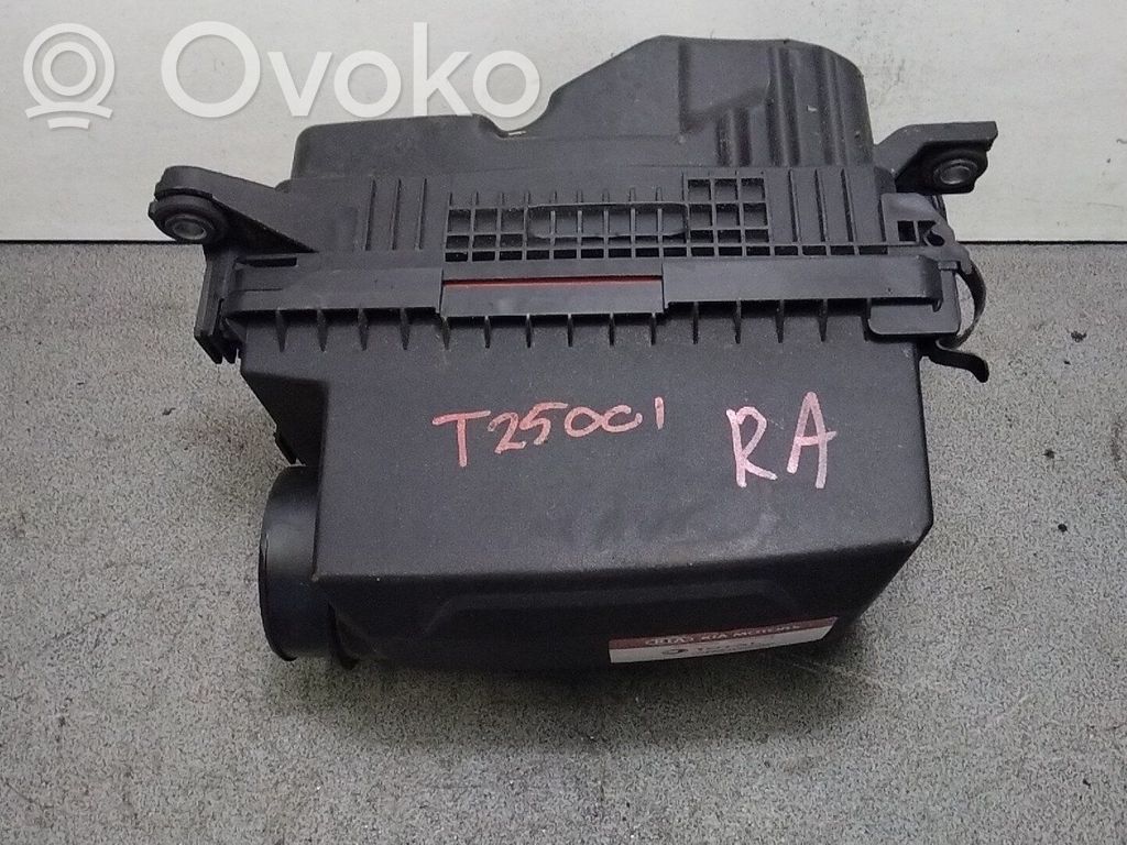 KIA Rio Air filter box 