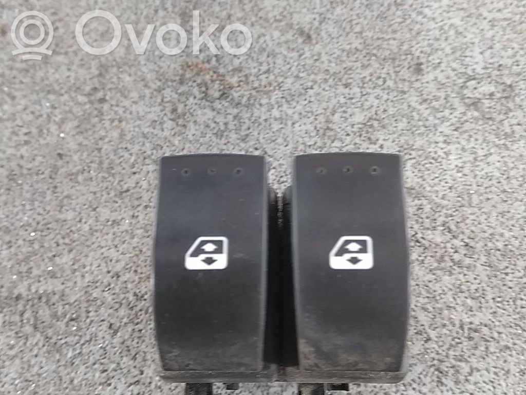 Opel Movano B Electric window control switch 