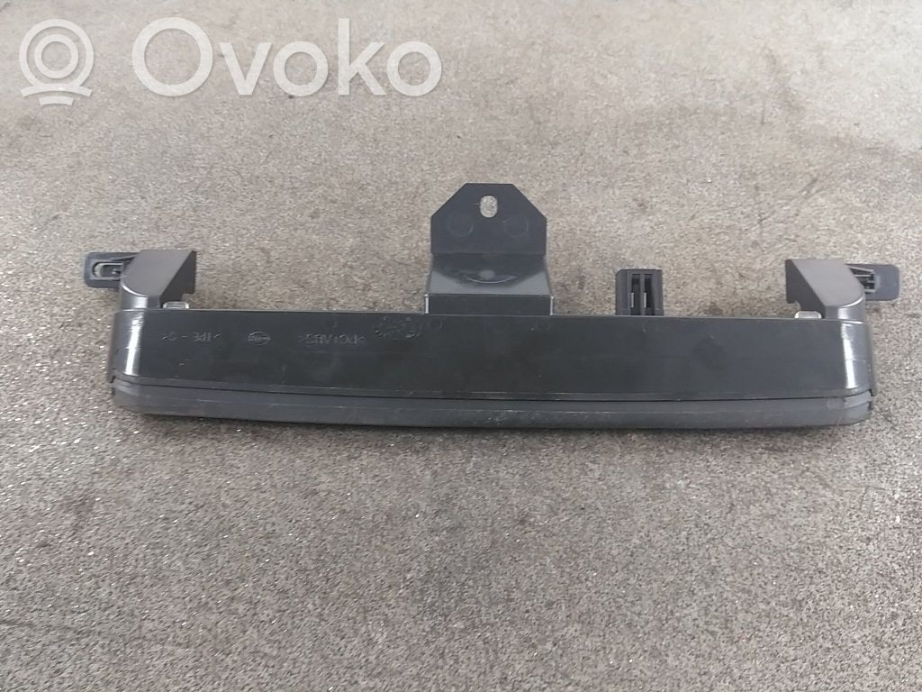 Volvo V70 Third/center stoplight 