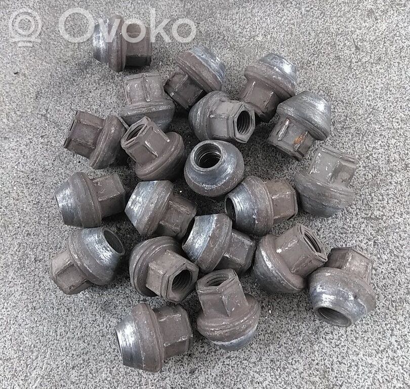 Tornillo de la rueda de repuesto