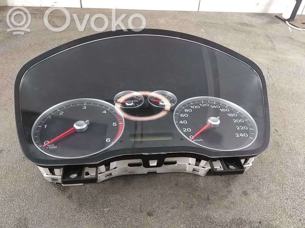 Ford Focus C-MAX Speedometer (instrument cluster) 