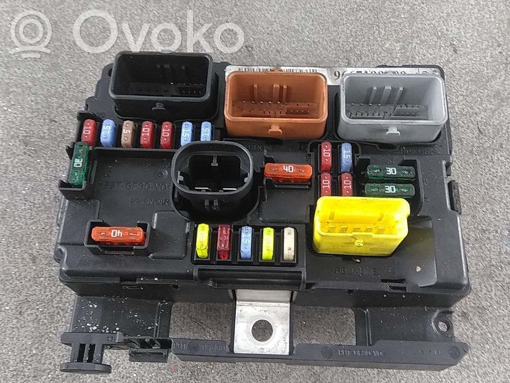 Citroen C3 Picasso Battery relay fuse 