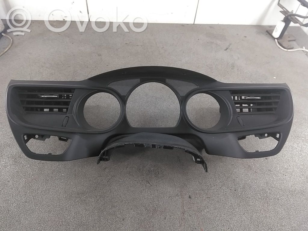 Panelės apdailos skydas (apatinis)   8231R5,16069463ZD