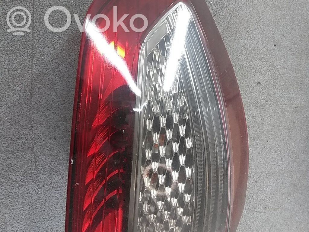 Ford Mondeo MK IV Takavalon polttimo 
