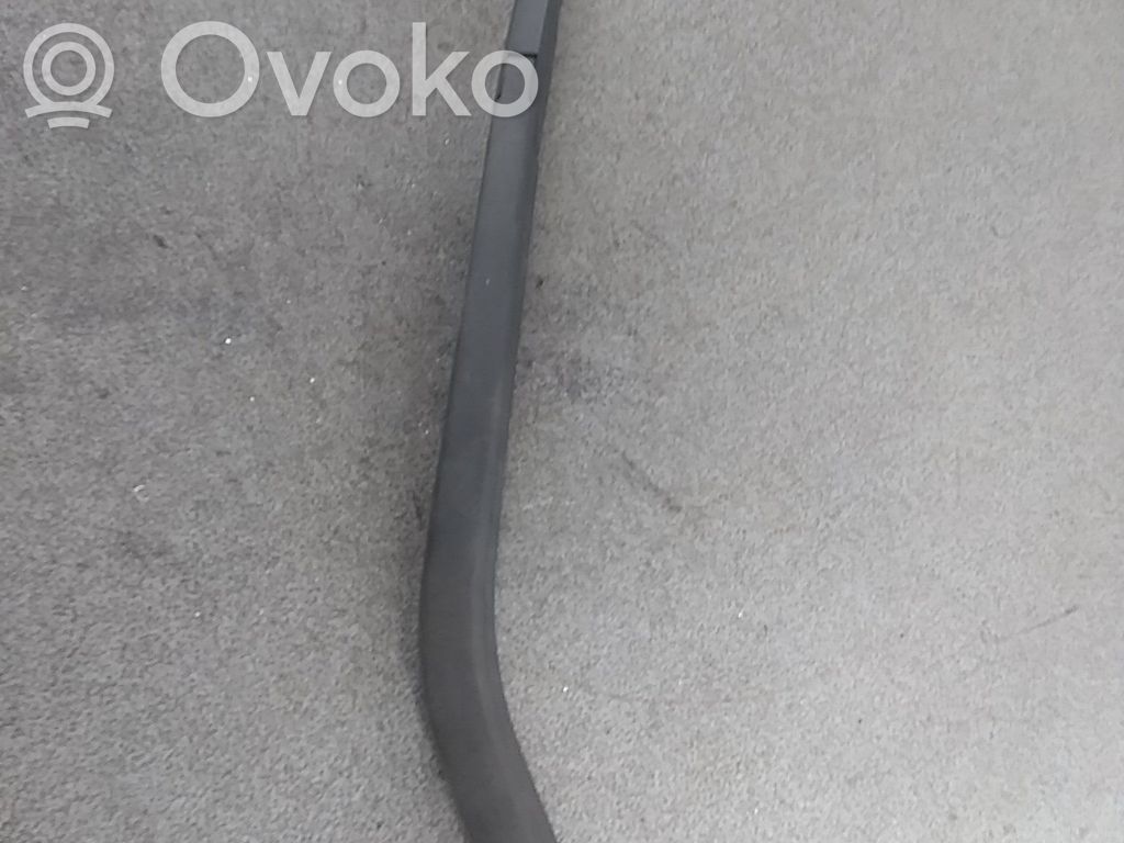Toyota Corolla E110 Front wiper blade arm 