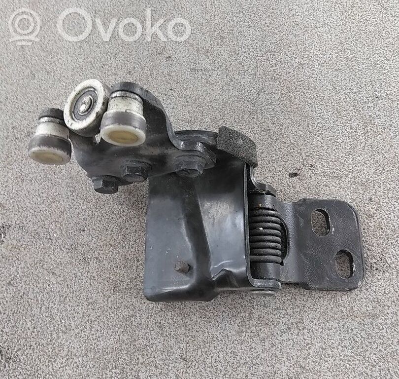 Sliding door middle roller runner   1892578