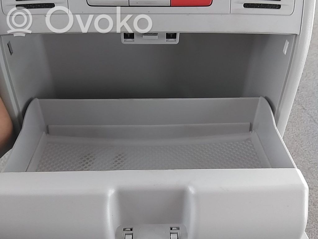 Etuistuimen valo   2GA947105S,657868837