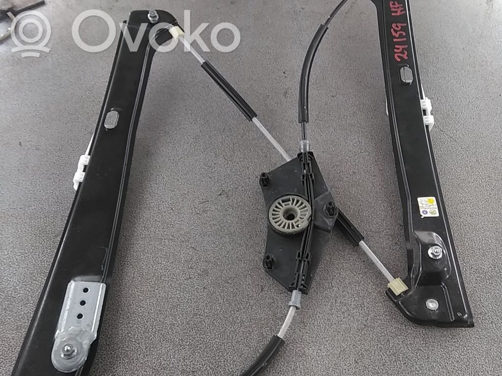 Skoda Scala Elektryczny podnośnik szyby drzwi przednich 
