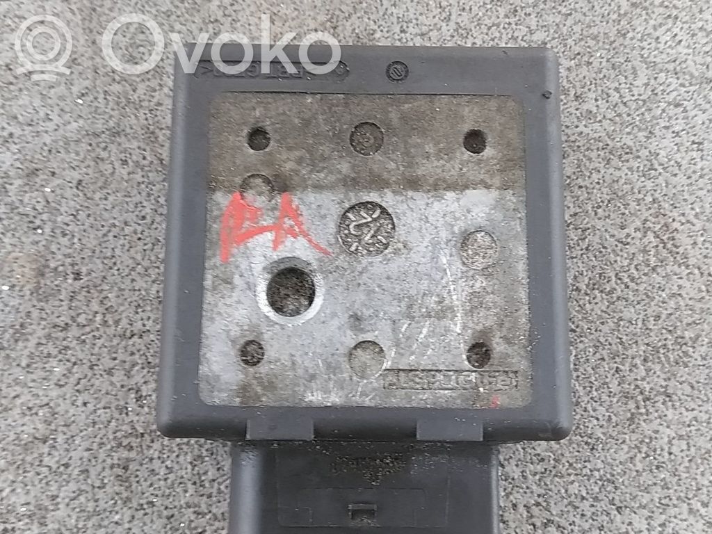 Sonstige Steuergeräte / Module   5Q0906121D