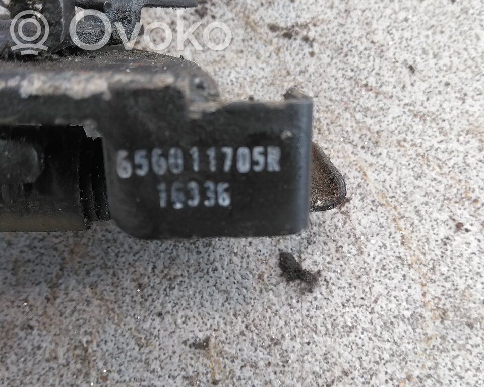Engine bonnet/hood lock/catch