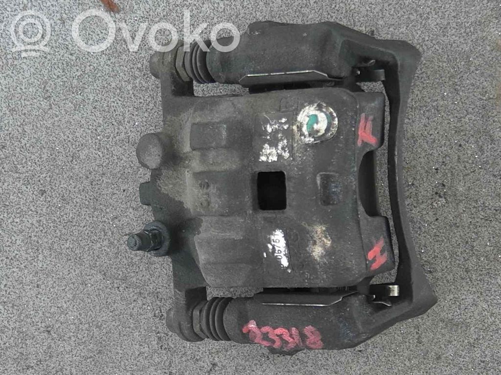 Mazda 2 Передний суппорт 
