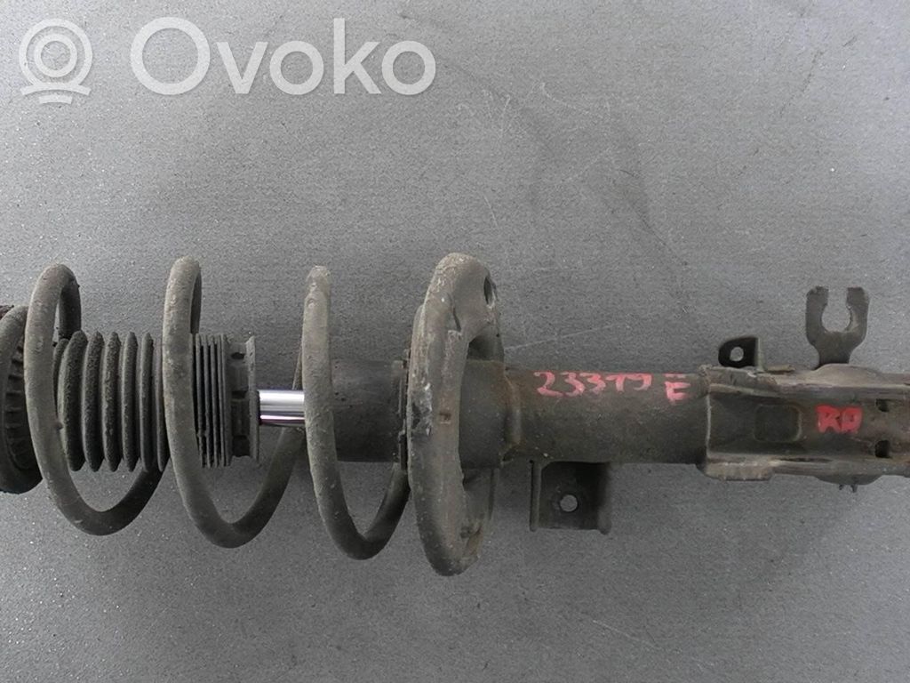 Mazda 3 III Priekinis amortizatorius su spyruokle 