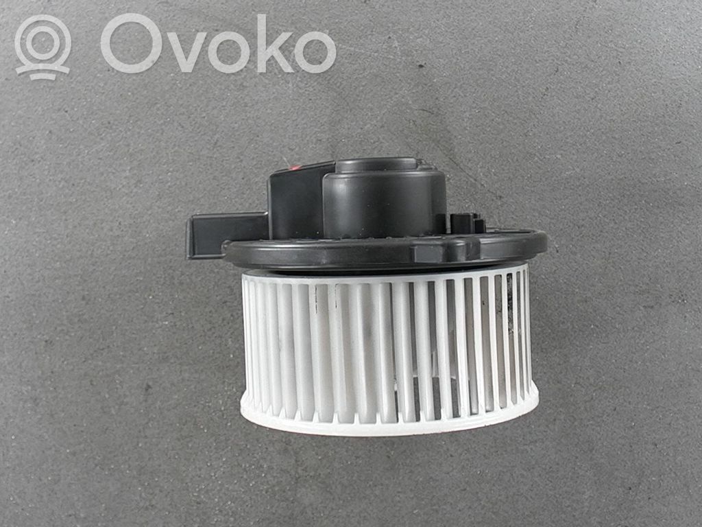 Mazda 3 III Mazā radiatora ventilators 