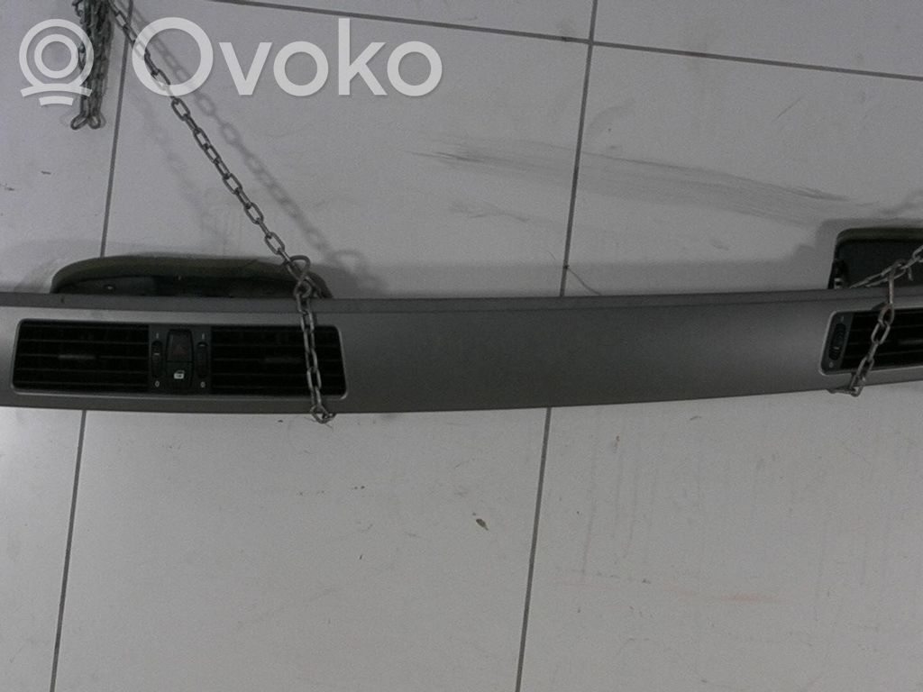 BMW 5 E60 E61 Centrālais gaisa ventilācijas režģis 