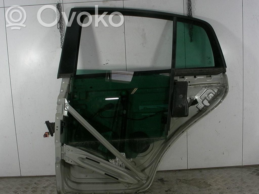 Takaovi   5M0833301M,5M0845025A,5M0839461