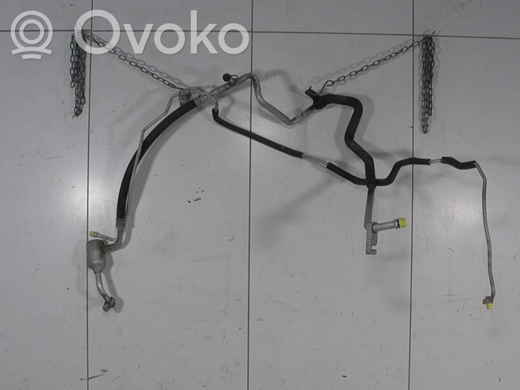 Ilmastointilaitteen putki (A/C)   2STK