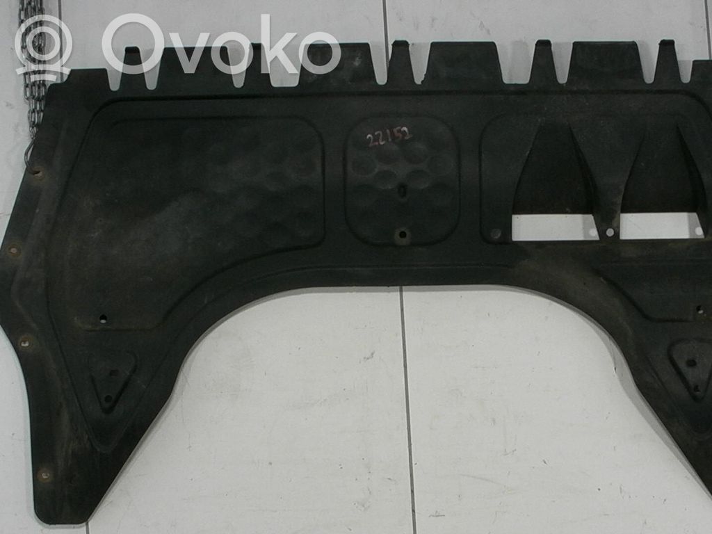 Cache de protection sous moteur