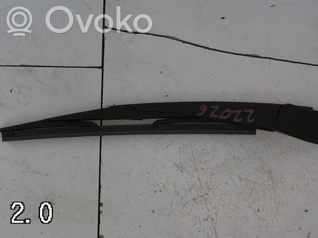 Peugeot 308 Front wiper blade arm 