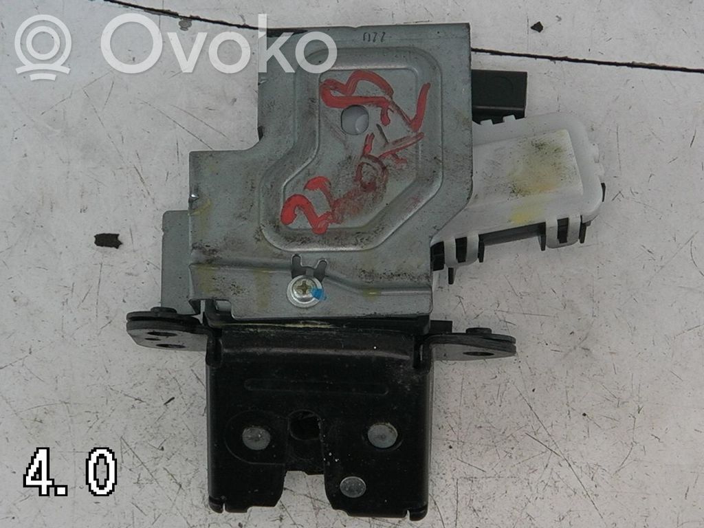 Mazda 2 Centrinio užrakto varikliukas 