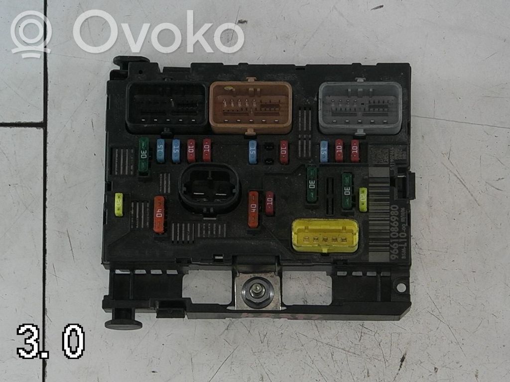 Peugeot 207 Battery relay fuse 