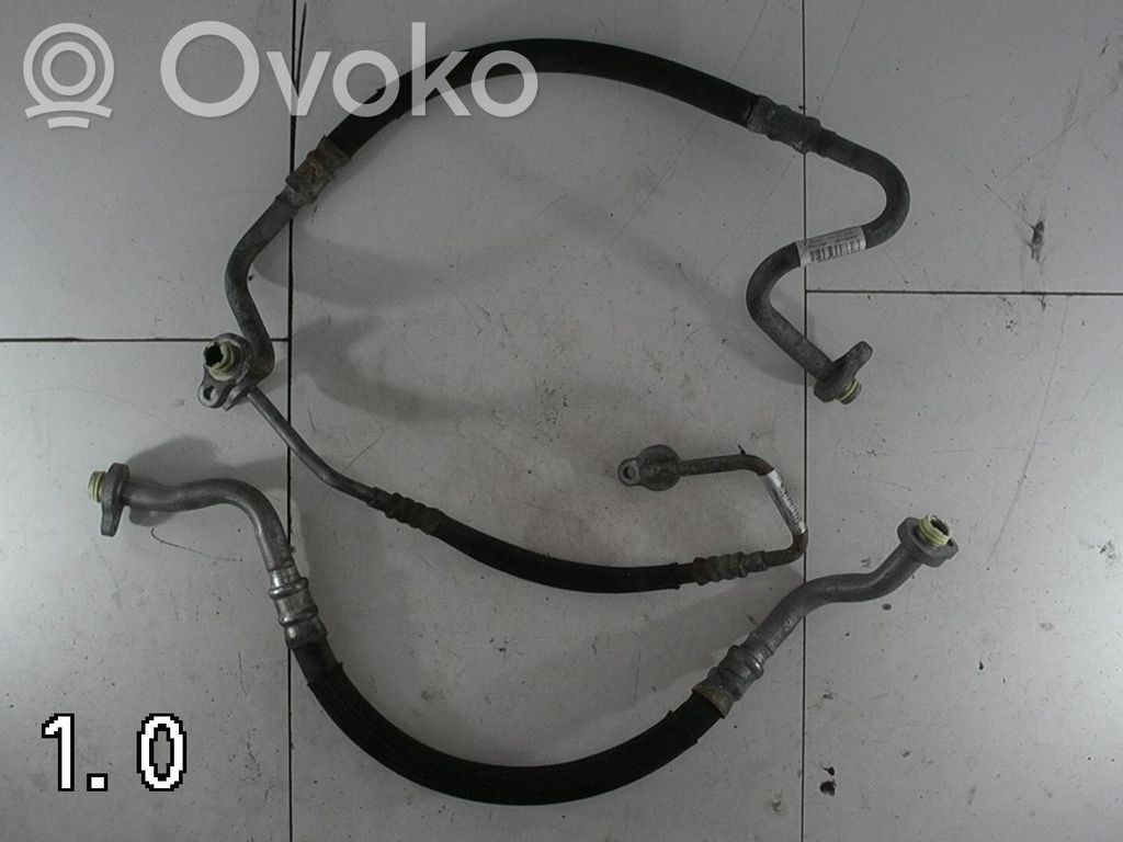 Ilmastointilaitteen putki (A/C)   3STK