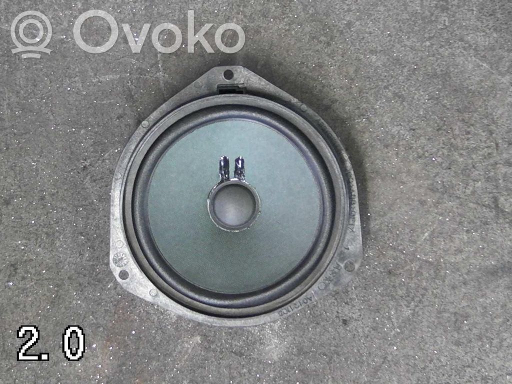 Alfa Romeo Giulia Etuoven kaiutin 