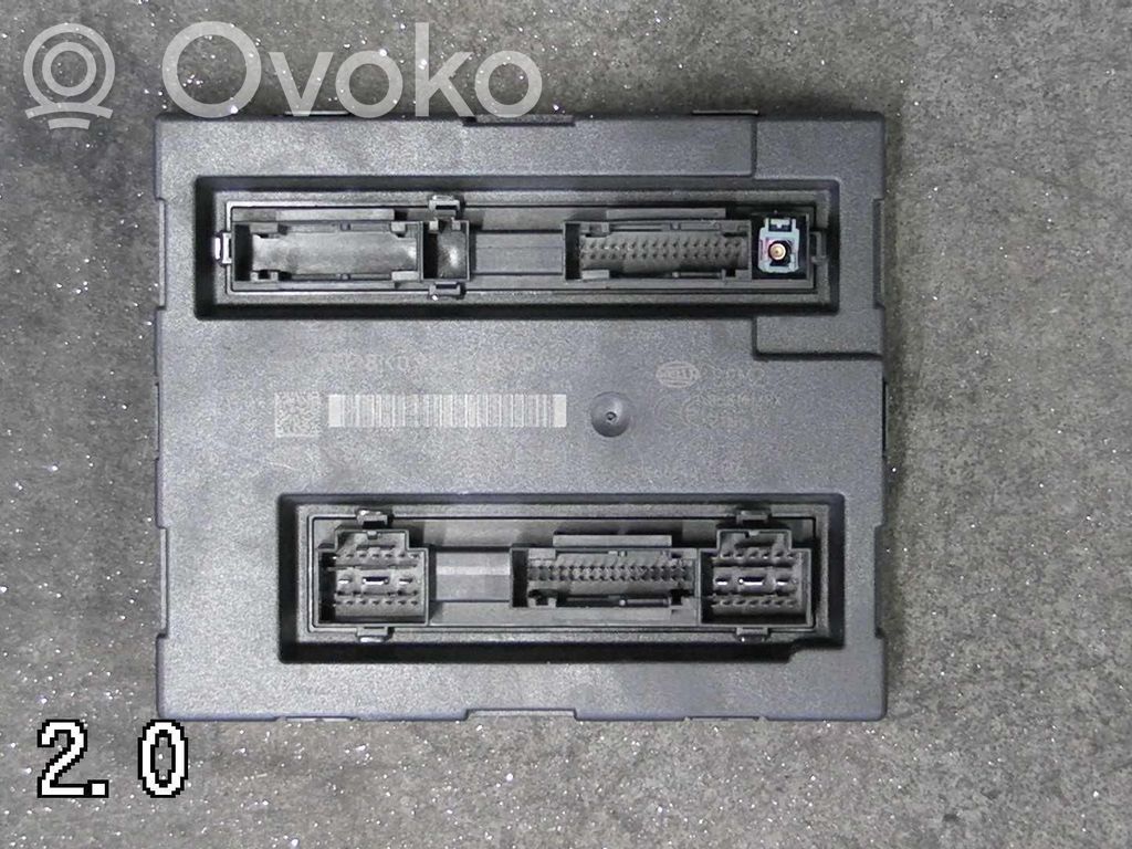 Audi A5 8T 8F Mukavuusmoduuli 