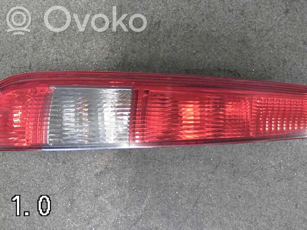 Rear tail light bulb   1499842