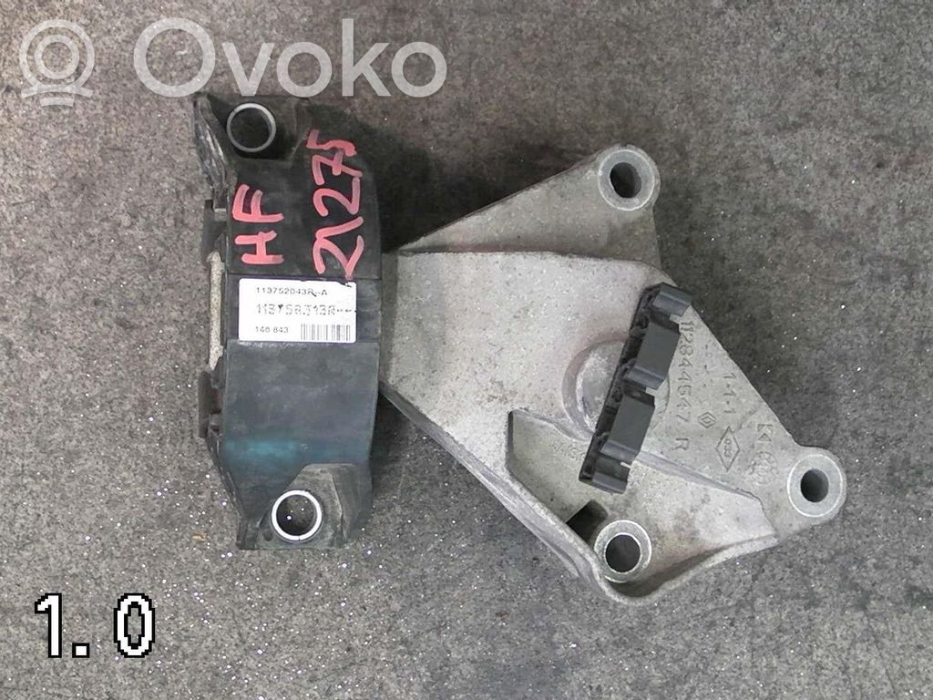 Renault Clio IV Engine mount bracket 