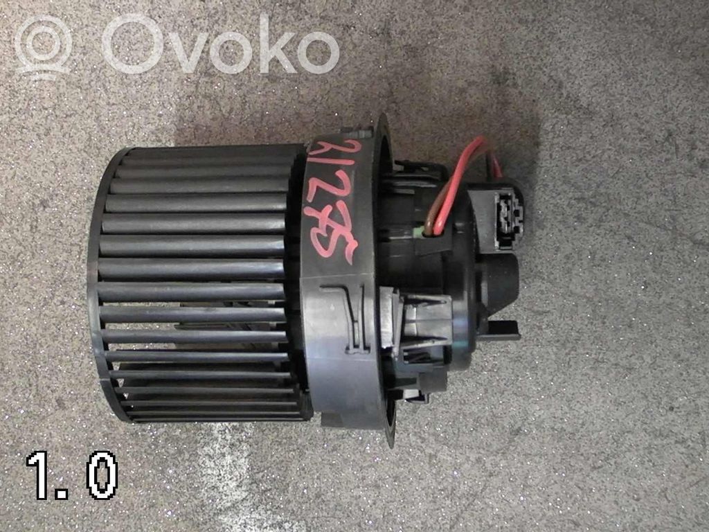 Renault Clio IV Pečiuko ventiliatorius/ putikas 