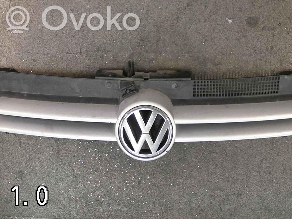 Volkswagen Golf IV Atrapa chłodnicy / Grill 