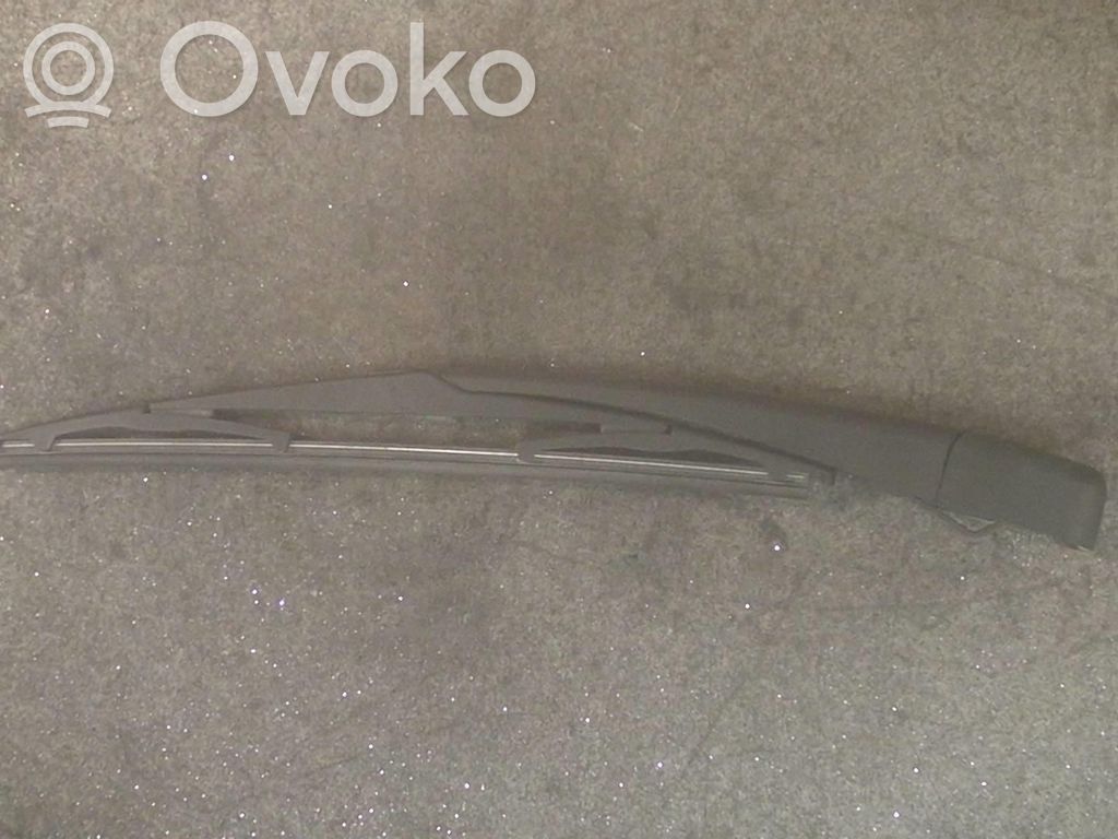 Brazo del limpiaparabrisas delantero