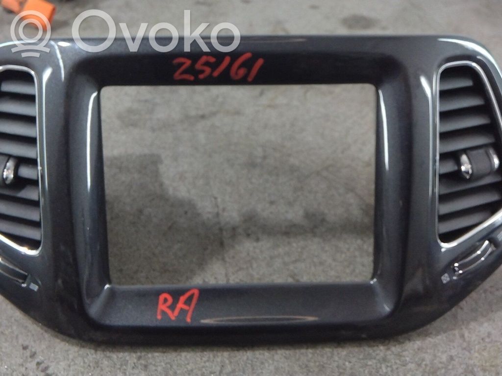 Jeep Compass Dysze / Kratki środkowego nawiewu deski rozdzielczej 