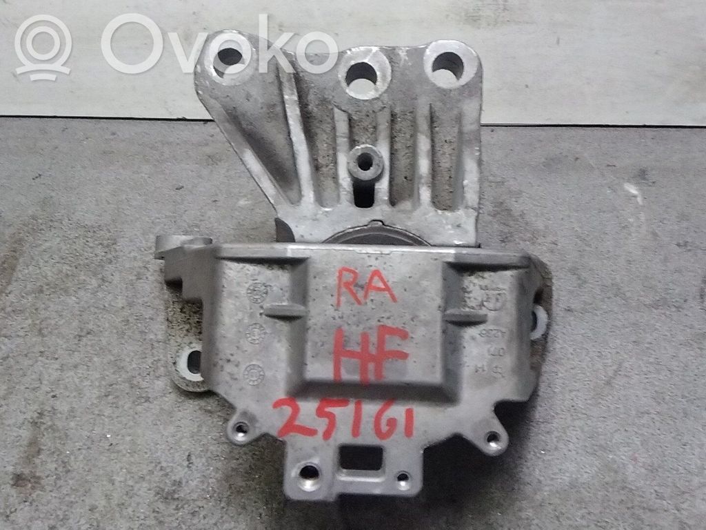 Jeep Compass Engine mount bracket 