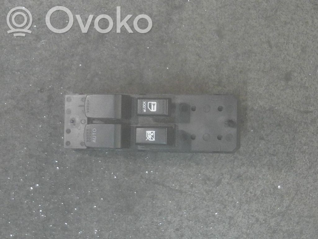 Suzuki SX4 Electric window control switch 