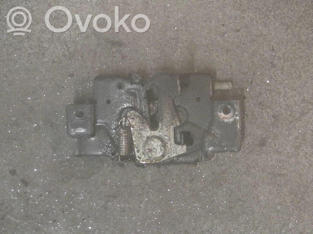 Spyna variklio dangčio   DF7156620